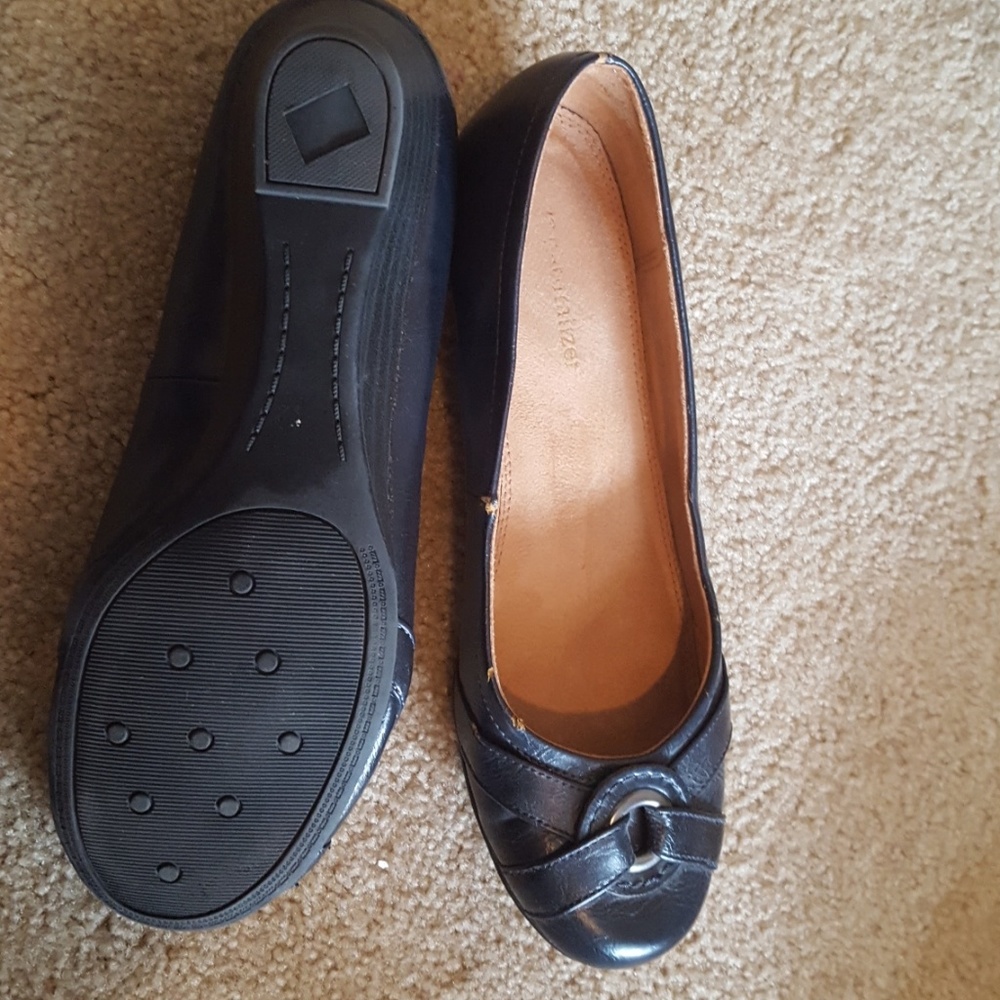 Flats - Picture 2 of 2